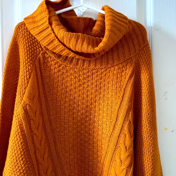 Sweater | Charlotte Russe | S - Picture 2 of 3